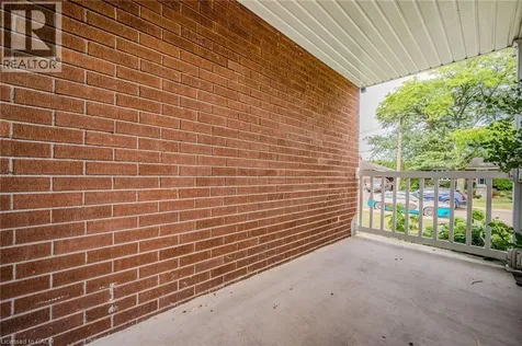 38 Endfield Avenue Hamilton ON L8T 2L4