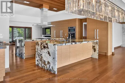 90 Oaklands Park Court Burlington (bayview) ON L7T 4G9