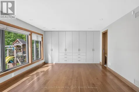 90 Oaklands Park Court Burlington (bayview) ON L7T 4G9