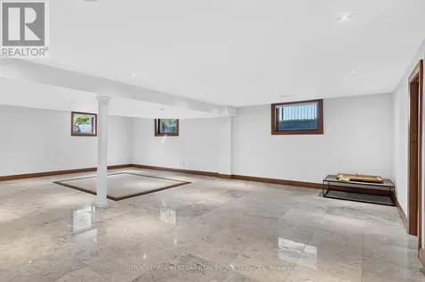 90 Oaklands Park Court Burlington (bayview) ON L7T 4G9