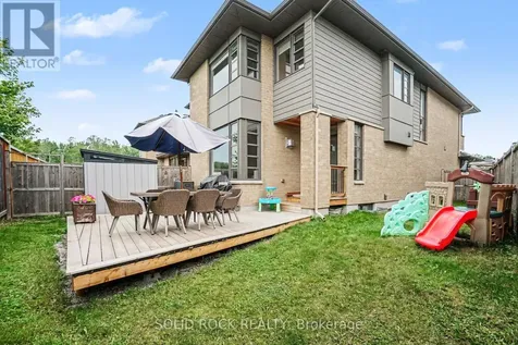 114 Larimar Circle Ottawa ON K1X 0B7