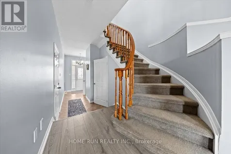 113 Gray Crescent Ottawa ON K2K 3J7