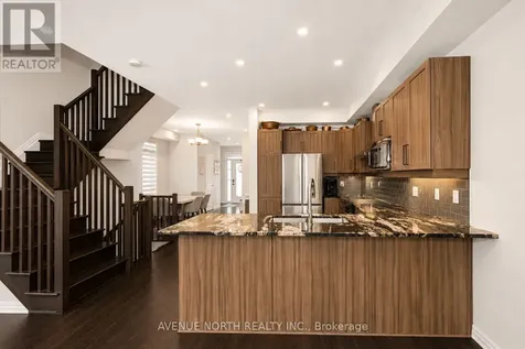 323 Lysander Place Ottawa ON K1K 3X8