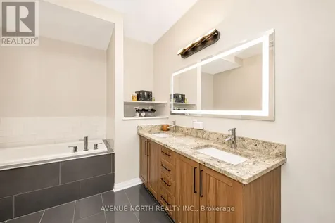 323 Lysander Place Ottawa ON K1K 3X8