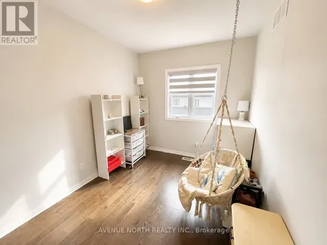 323 Lysander Place Ottawa ON K1K 3X8