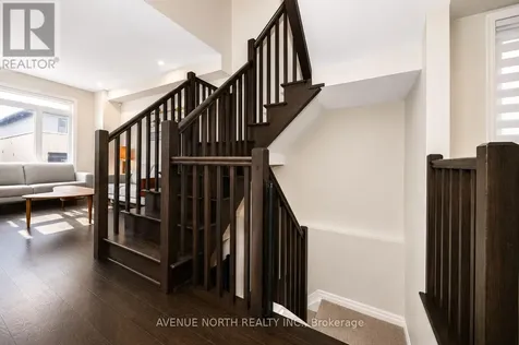 323 Lysander Place Ottawa ON K1K 3X8
