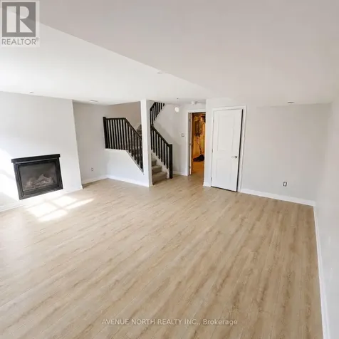 323 Lysander Place Ottawa ON K1K 3X8