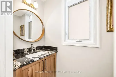 323 Lysander Place Ottawa ON K1K 3X8
