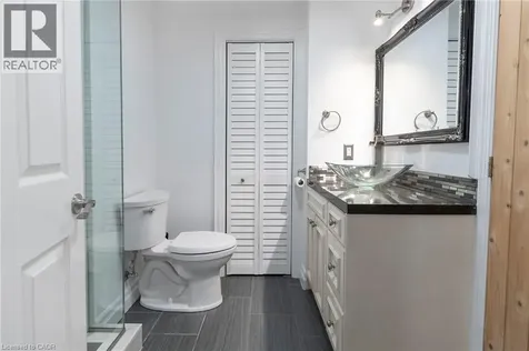 27 Elodia Court Hamilton ON L9C 7R2