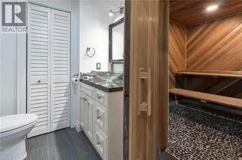 27 Elodia Court Hamilton ON L9C 7R2