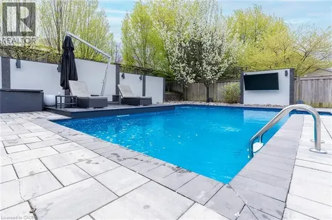 27 Elodia Court Hamilton ON L9C 7R2