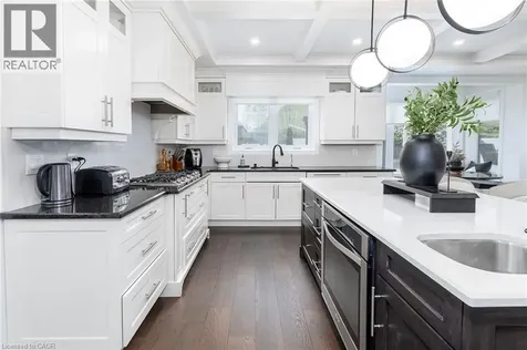27 Elodia Court Hamilton ON L9C 7R2