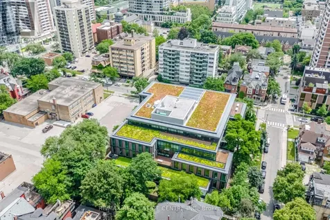 395 Bloor Street East Toronto (north St. James Town) ON M4W 0B4