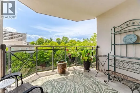 2000 Creekside Drive Dundas ON L9H 7S7