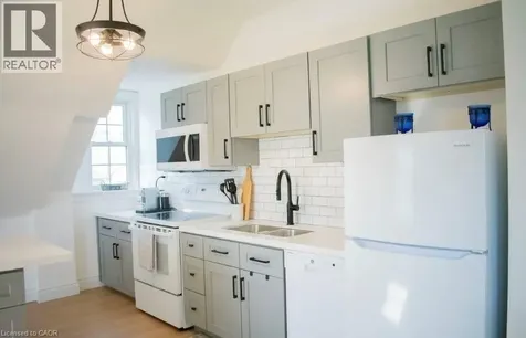 39 Stanley Avenue Hamilton ON L8P 2K9