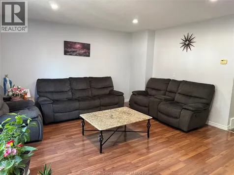3093 Meadowbrook Lane Windsor ON N8T 3C5