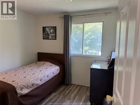 3093 Meadowbrook Lane Windsor ON N8T 3C5
