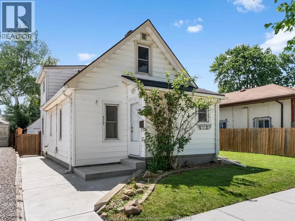 2509 Alexis Road Windsor ON N9J 1Y3