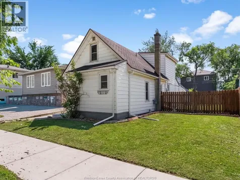 2509 Alexis Road Windsor ON N9J 1Y3