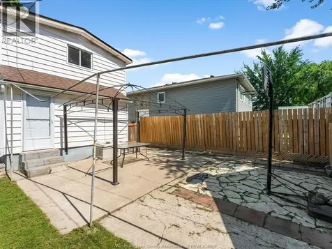 2509 Alexis Road Windsor ON N9J 1Y3