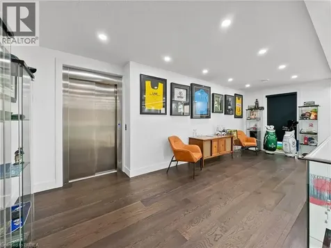 19 Zavarella Court Paris ON N3L 4H3