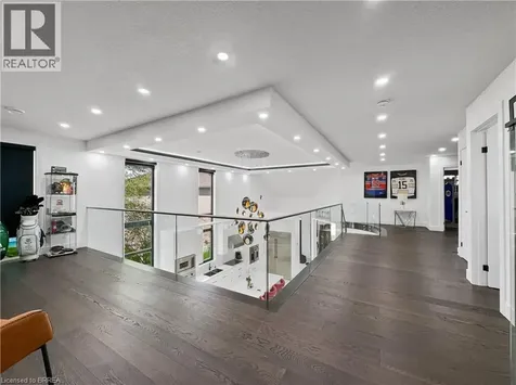 19 Zavarella Court Paris ON N3L 4H3