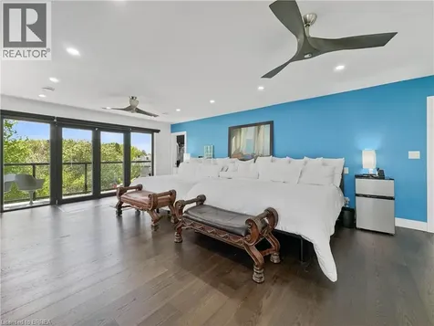 19 Zavarella Court Paris ON N3L 4H3