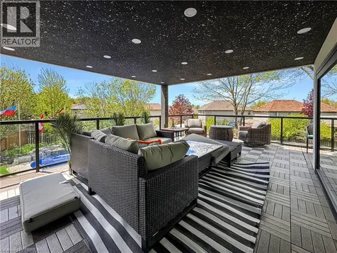 19 Zavarella Court Paris ON N3L 4H3