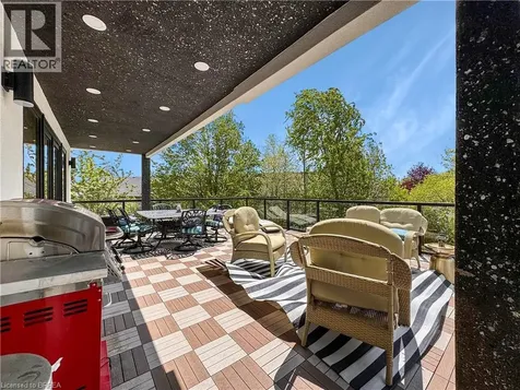19 Zavarella Court Paris ON N3L 4H3