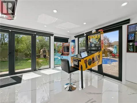 19 Zavarella Court Paris ON N3L 4H3
