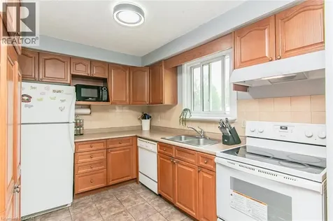 80 Old Country Drive Kitchener ON N2E 2E5