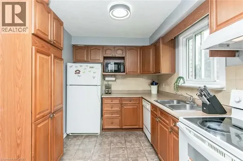 80 Old Country Drive Kitchener ON N2E 2E5