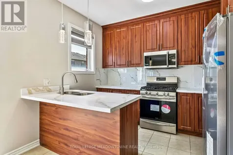 15 Learmont Avenue Caledon ON L7C 3N3