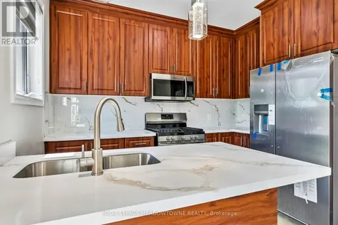 15 Learmont Avenue Caledon ON L7C 3N3