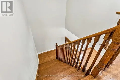 15 Learmont Avenue Caledon ON L7C 3N3