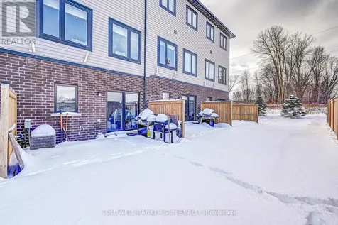 314 Equestrian Way Cambridge ON N3E 0E4