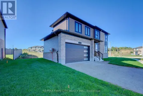 171 Otterbein Road Kitchener ON N2B 0A8