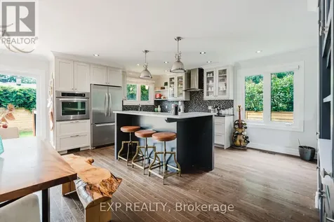 2136 Fillmore Crescent Ottawa ON K1J 6A4