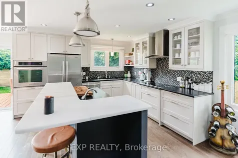 2136 Fillmore Crescent Ottawa ON K1J 6A4