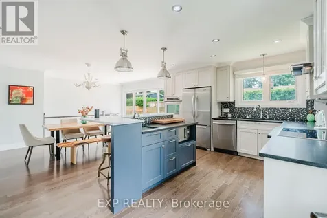 2136 Fillmore Crescent Ottawa ON K1J 6A4