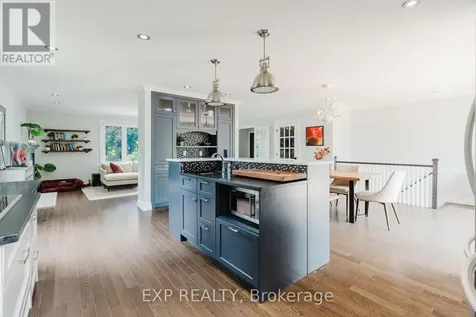 2136 Fillmore Crescent Ottawa ON K1J 6A4