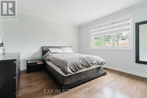 2136 Fillmore Crescent Ottawa ON K1J 6A4