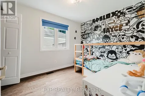 2136 Fillmore Crescent Ottawa ON K1J 6A4