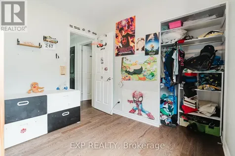 2136 Fillmore Crescent Ottawa ON K1J 6A4