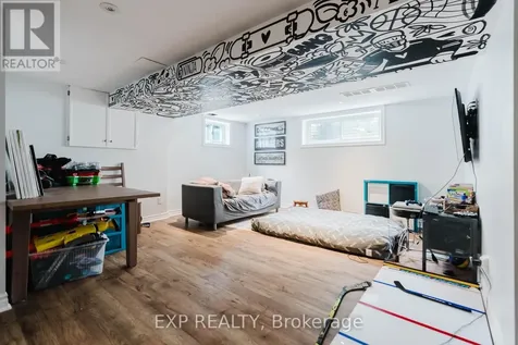 2136 Fillmore Crescent Ottawa ON K1J 6A4