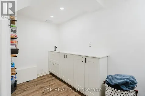 2136 Fillmore Crescent Ottawa ON K1J 6A4