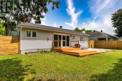 2136 Fillmore Crescent Ottawa ON K1J 6A4