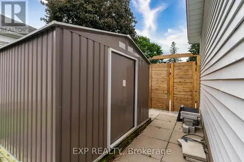 2136 Fillmore Crescent Ottawa ON K1J 6A4