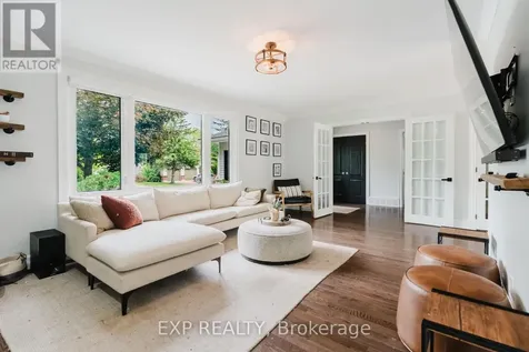 2136 Fillmore Crescent Ottawa ON K1J 6A4