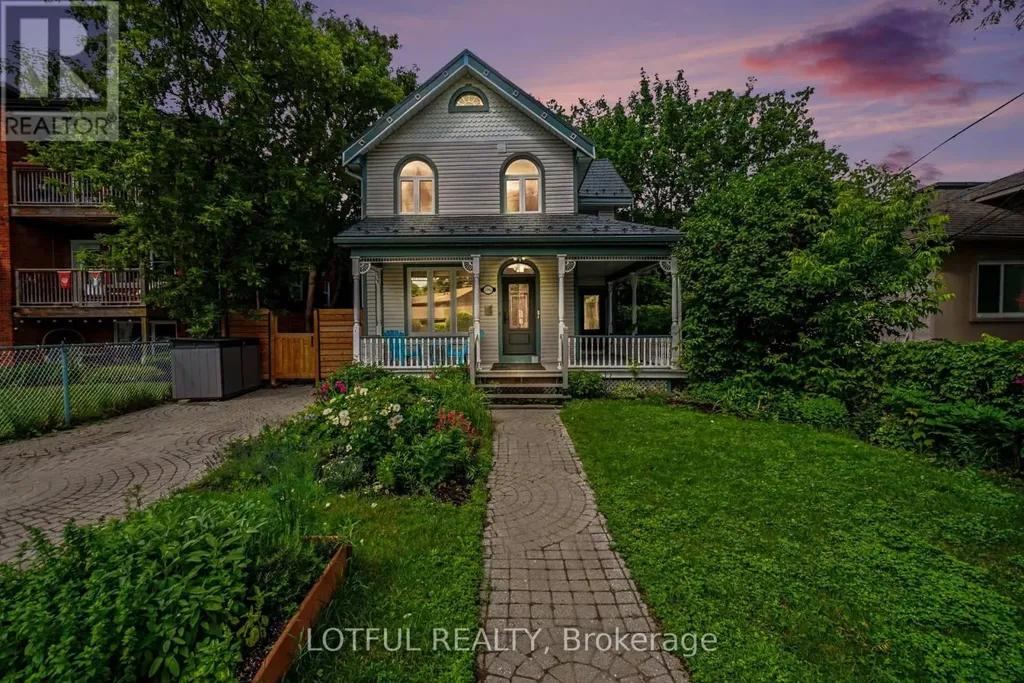 518 Hilson Avenue Ottawa ON K1Z 6C8